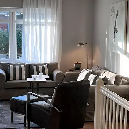 Helle Mit Sonniger Terrasse Apartment
