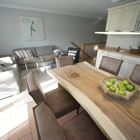 Helle Mit Sonniger Terrasse Apartment *